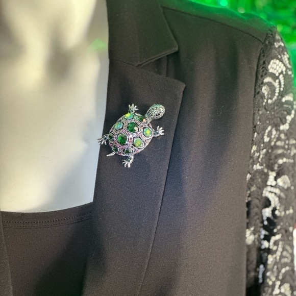 Silver AND GREEN TORTOISE 🐢 TURTLE RHINESTONE BROOCH - Picture 2 of 6